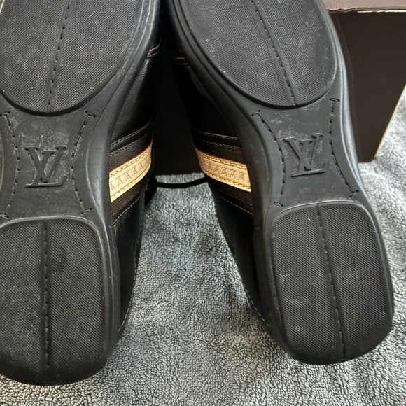 Louis Vuitton sneakers - Picture 7 of 11